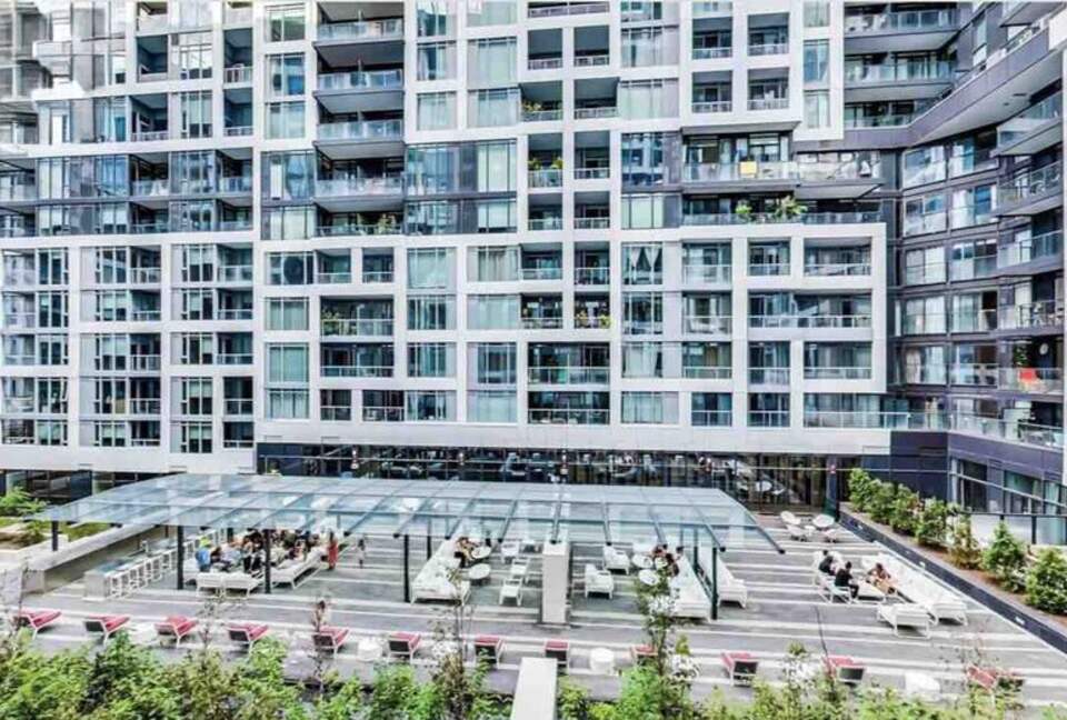 Downtown Toronto Studio with Balcony - Toronto, Canada