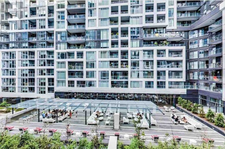 Downtown Toronto Studio with Balcony - Toronto, Canada