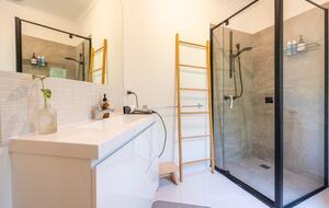 Designer Parkside Retreat Minutes from Melbourne’s City Core - Kensington, Australia