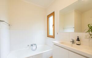 Designer Parkside Retreat Minutes from Melbourne’s City Core - Kensington, Australia