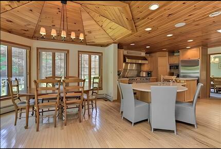 Catskills River View Retreat with Pool & Hot Tub - Hancock, New York