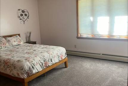 Catskills River View Retreat with Pool & Hot Tub - Hancock, New York