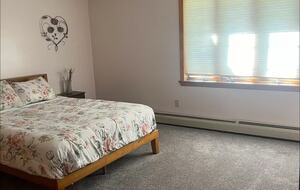 Catskills River View Retreat with Pool & Hot Tub - Hancock, New York