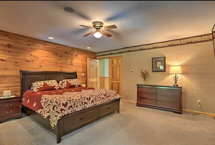 Catskills River View Retreat with Pool & Hot Tub - Hancock, New York