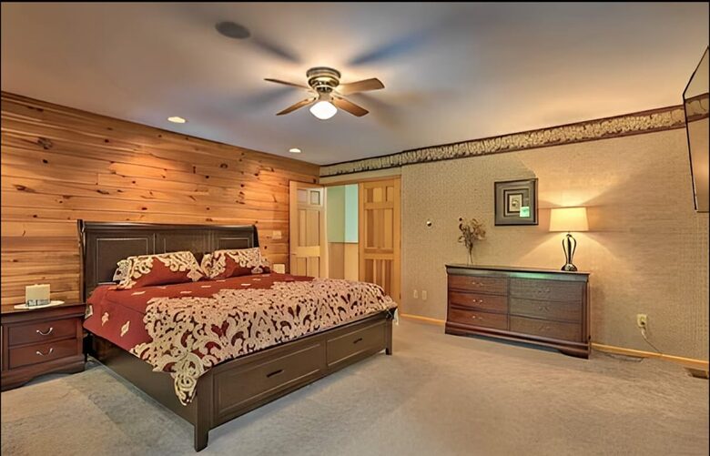 Catskills River View Retreat with Pool & Hot Tub - Hancock, New York