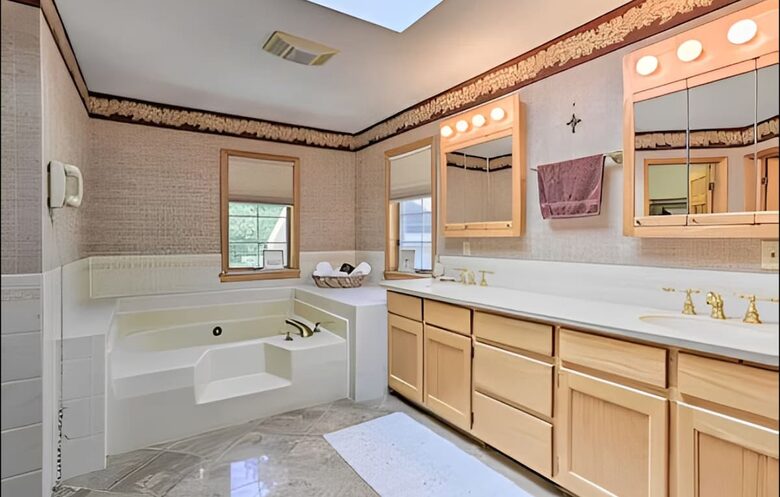 Catskills River View Retreat with Pool & Hot Tub - Hancock, New York