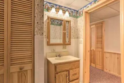 Catskills River View Retreat with Pool & Hot Tub - Hancock, New York