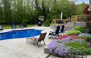 Catskills River View Retreat with Pool & Hot Tub - Hancock, New York