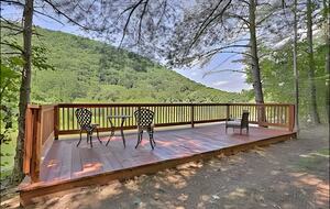 Catskills River View Retreat with Pool & Hot Tub - Hancock, New York