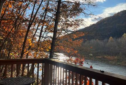 Catskills River View Retreat with Pool & Hot Tub - Hancock, New York