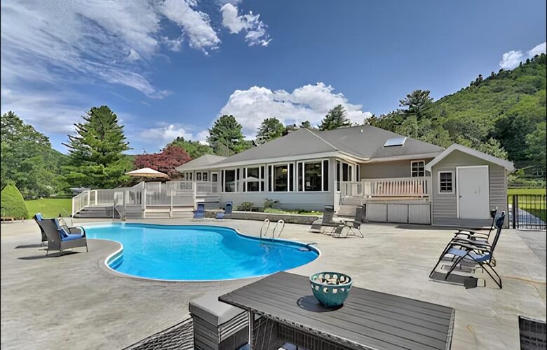 Catskills River View Retreat with Pool & Hot Tub - Hancock, New York