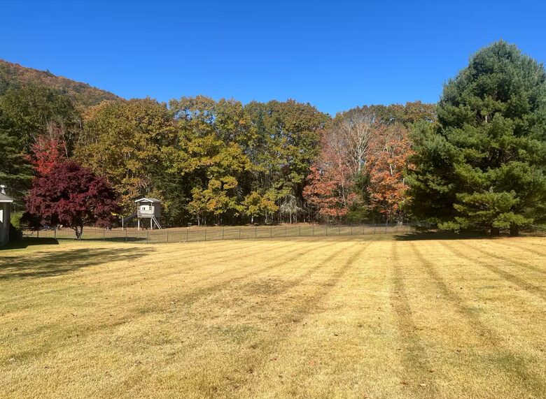 Catskills River View Retreat with Pool & Hot Tub - Hancock, New York