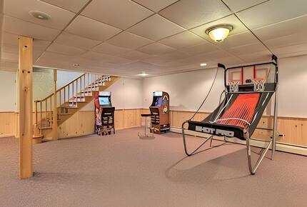 Catskills River View Retreat with Pool & Hot Tub - Hancock, New York