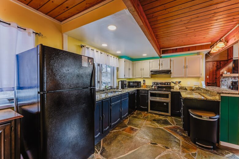 Snowshoe Mountain View Lodge - Snowshoe, West Virginia