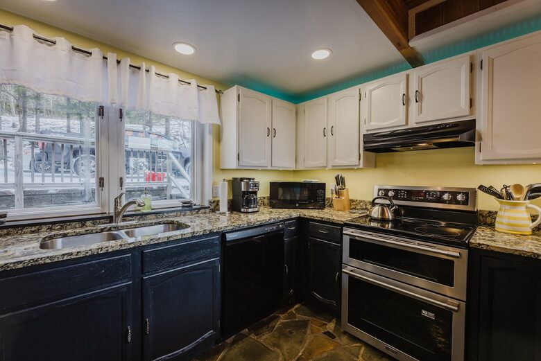 Snowshoe Mountain View Lodge - Snowshoe, West Virginia