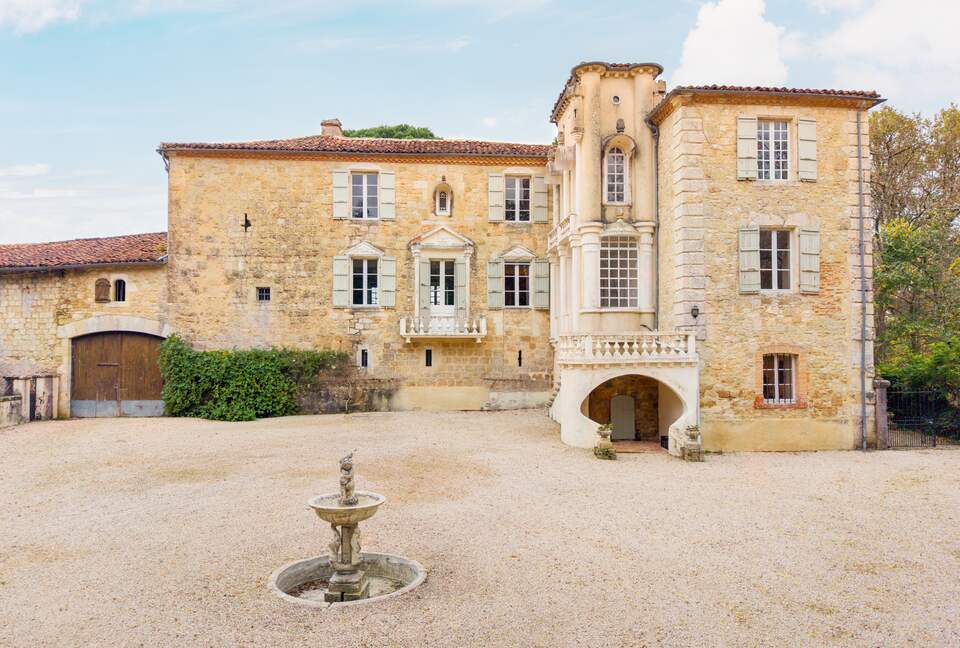 A Timeless French Château with Modern Elegance - Saint-Jean-Poutge, France