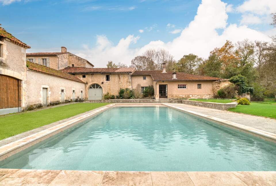 A Timeless French Château with Modern Elegance - Saint-Jean-Poutge, France