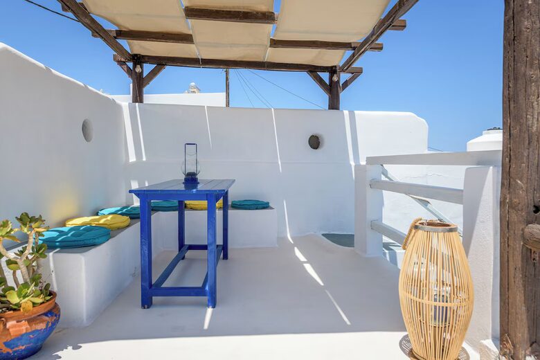 Hillside Sanctuary Near Sarakiniko - Pera Triovasalos, Milos Island, Greece