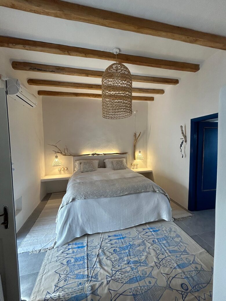 Hillside Sanctuary Near Sarakiniko - Pera Triovasalos, Milos Island, Greece