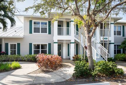 First-Floor Naples Golf Retreat - Naples, Florida
