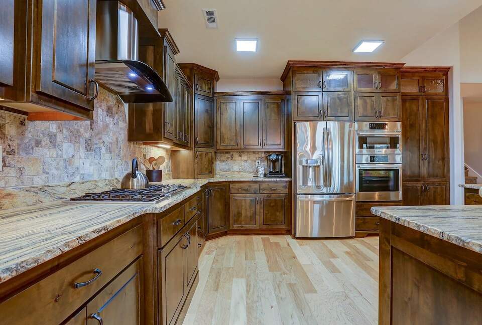 Modern Riverfront Retreat Overlooking the Deschutes - Bend, Oregon