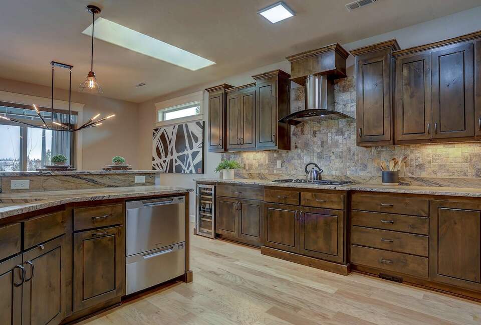 Modern Riverfront Retreat Overlooking the Deschutes - Bend, Oregon