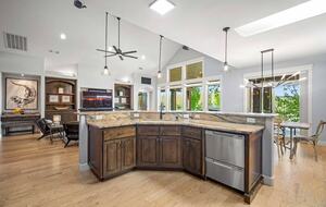 Modern Riverfront Retreat Overlooking the Deschutes - Bend, Oregon