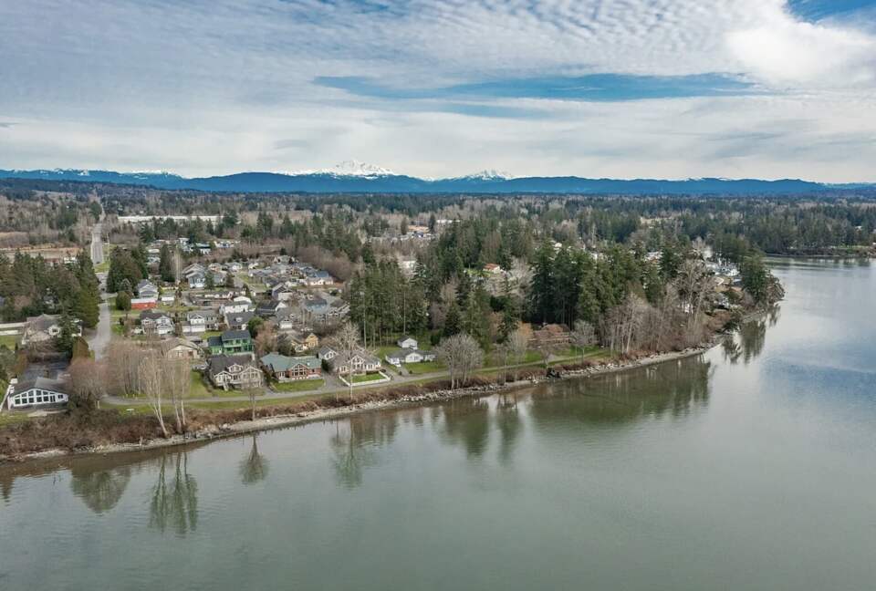 Waterfront Bluff Home with Expansive Bay Outlooks - Blaine, Washington
