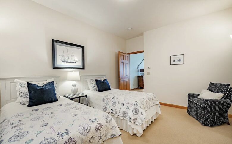 Waterfront Bluff Home with Expansive Bay Outlooks - Blaine, Washington