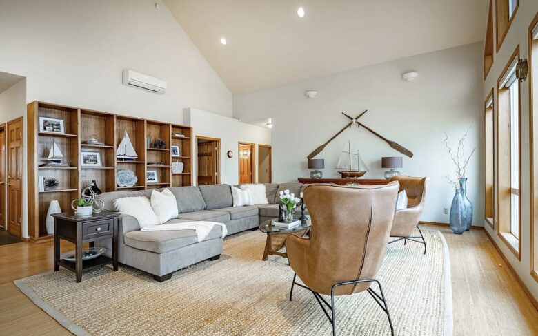 Waterfront Bluff Home with Expansive Bay Outlooks - Blaine, Washington