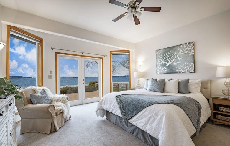 Waterfront Bluff Home with Expansive Bay Outlooks - Blaine, Washington