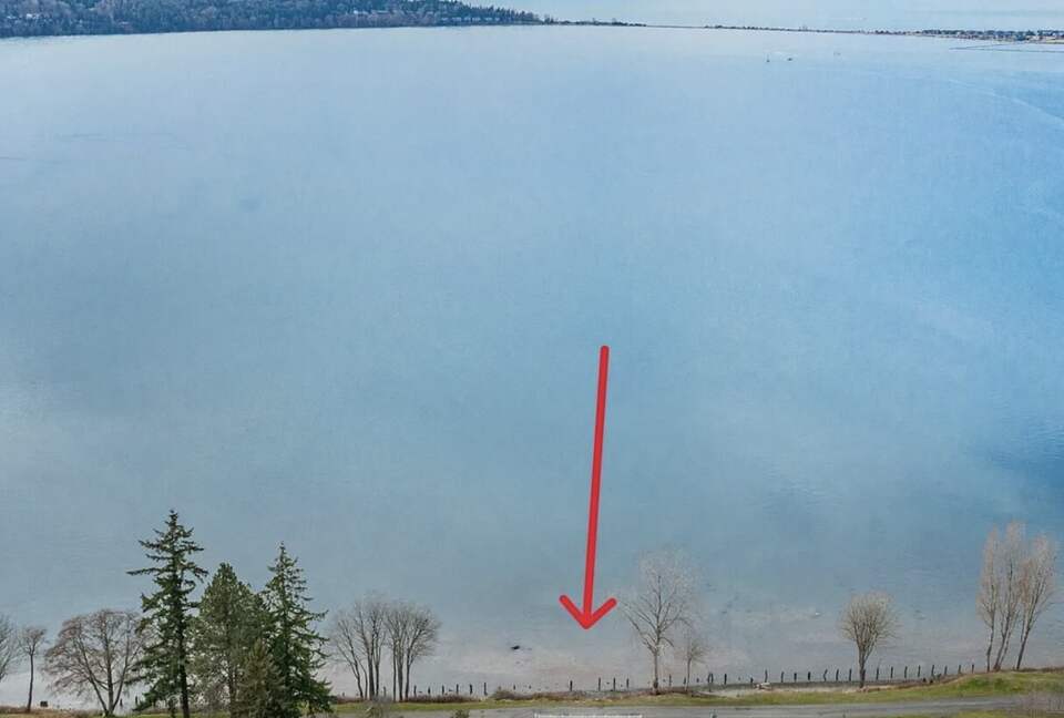 Waterfront Bluff Home with Expansive Bay Outlooks - Blaine, Washington