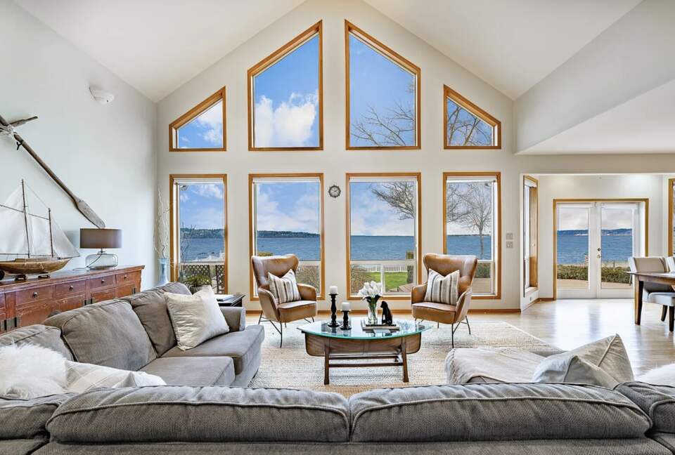 Waterfront Bluff Home with Expansive Bay Outlooks - Blaine, Washington
