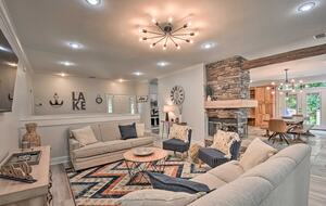 Five-Bedroom Lake Hartwell Escape with Dock, Kayaks & Views - Seneca, South Carolina