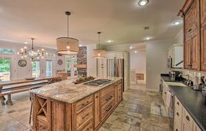 Five-Bedroom Lake Hartwell Escape with Dock, Kayaks & Views - Seneca, South Carolina