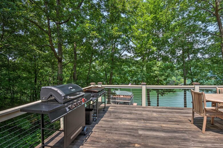 Five-Bedroom Lake Hartwell Escape with Dock, Kayaks & Views - Seneca, South Carolina