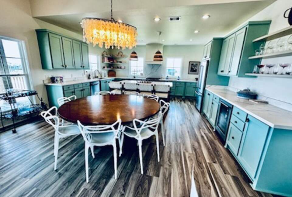 Relaxed Port Bolivar Beach Home - Port Bolivar, Texas