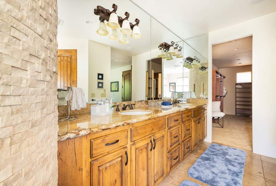 Elevated Red Rock Retreat with Trail Access - Sedona, Arizona