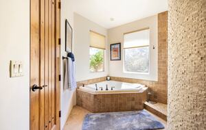 Elevated Red Rock Retreat with Trail Access - Sedona, Arizona