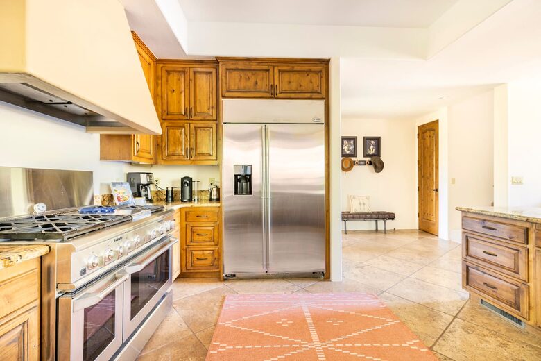 Elevated Red Rock Retreat with Trail Access - Sedona, Arizona