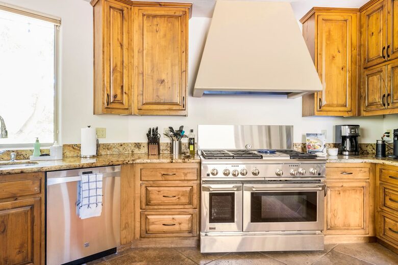 Elevated Red Rock Retreat with Trail Access - Sedona, Arizona