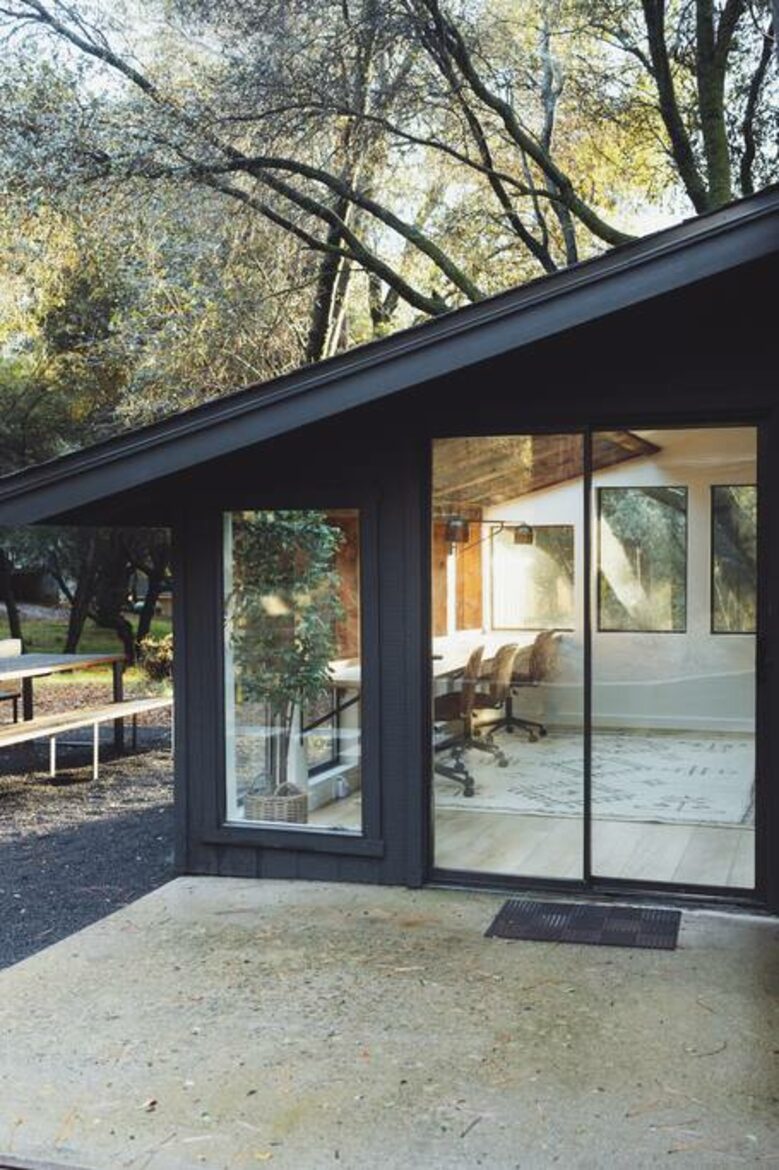 Modern Family Friendly Pine Mountain Lake Cabin | 30 miles from Yosemite - Groveland, California