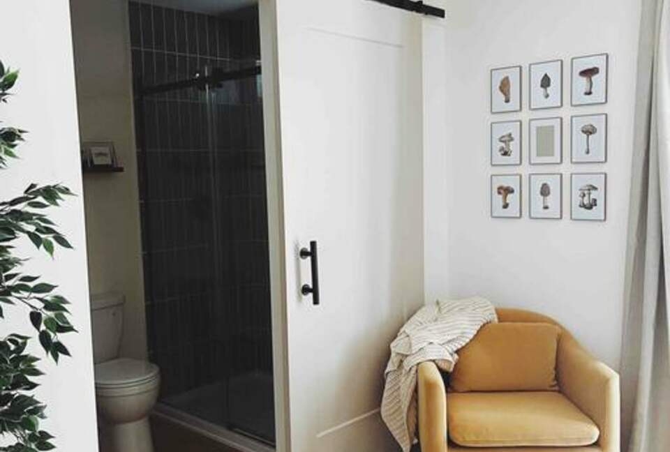 Modern Family Friendly Pine Mountain Lake Cabin | 30 miles from Yosemite - Groveland, California