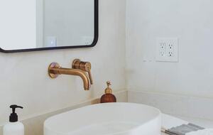 Modern Family Friendly Pine Mountain Lake Cabin | 30 miles from Yosemite - Groveland, California