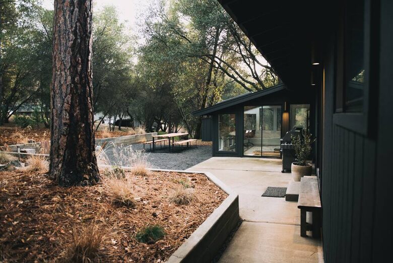 Modern Family Friendly Pine Mountain Lake Cabin | 30 miles from Yosemite - Groveland, California