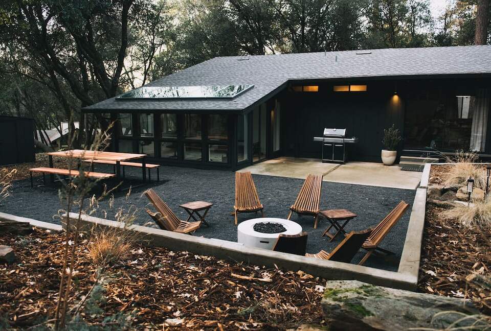 Modern Family Friendly Pine Mountain Lake Cabin | 30 miles from Yosemite - Groveland, California