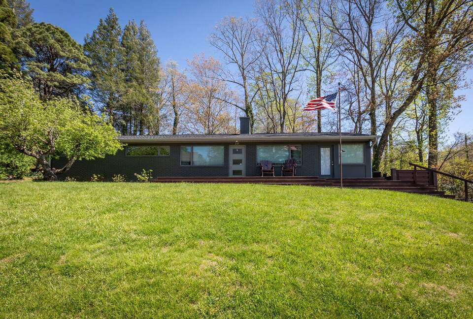 Modern Black Mountain Home Across from Lake Tomahawk - Black Mountain, North Carolina