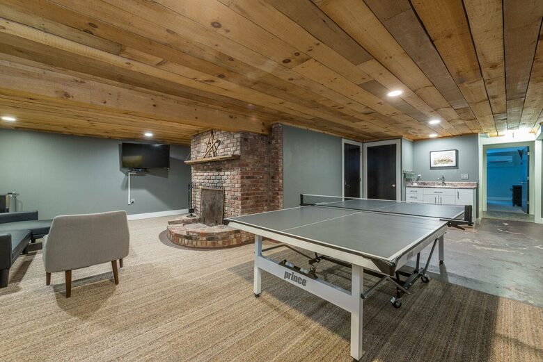 Modern Black Mountain Home Across from Lake Tomahawk - Black Mountain, North Carolina