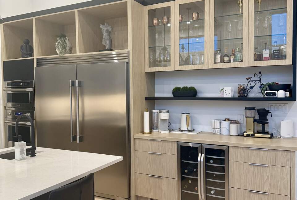 Private Valley Estate with Pool and Hot Tub near Sidney and Victoria - North Saanich, Canada