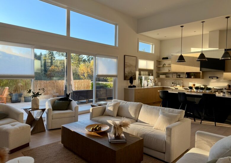 Private Valley Estate with Pool and Hot Tub near Sidney and Victoria - North Saanich, Canada